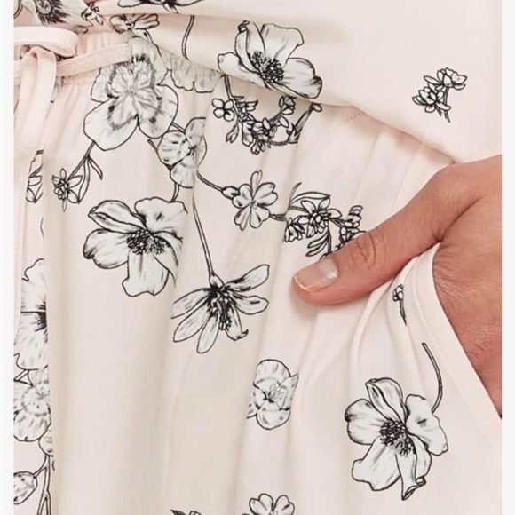 Flora Nikrooz Womens 2-Piece Pajama Set with Super Soft Satin and Notch Collar - Picture 5 of 6